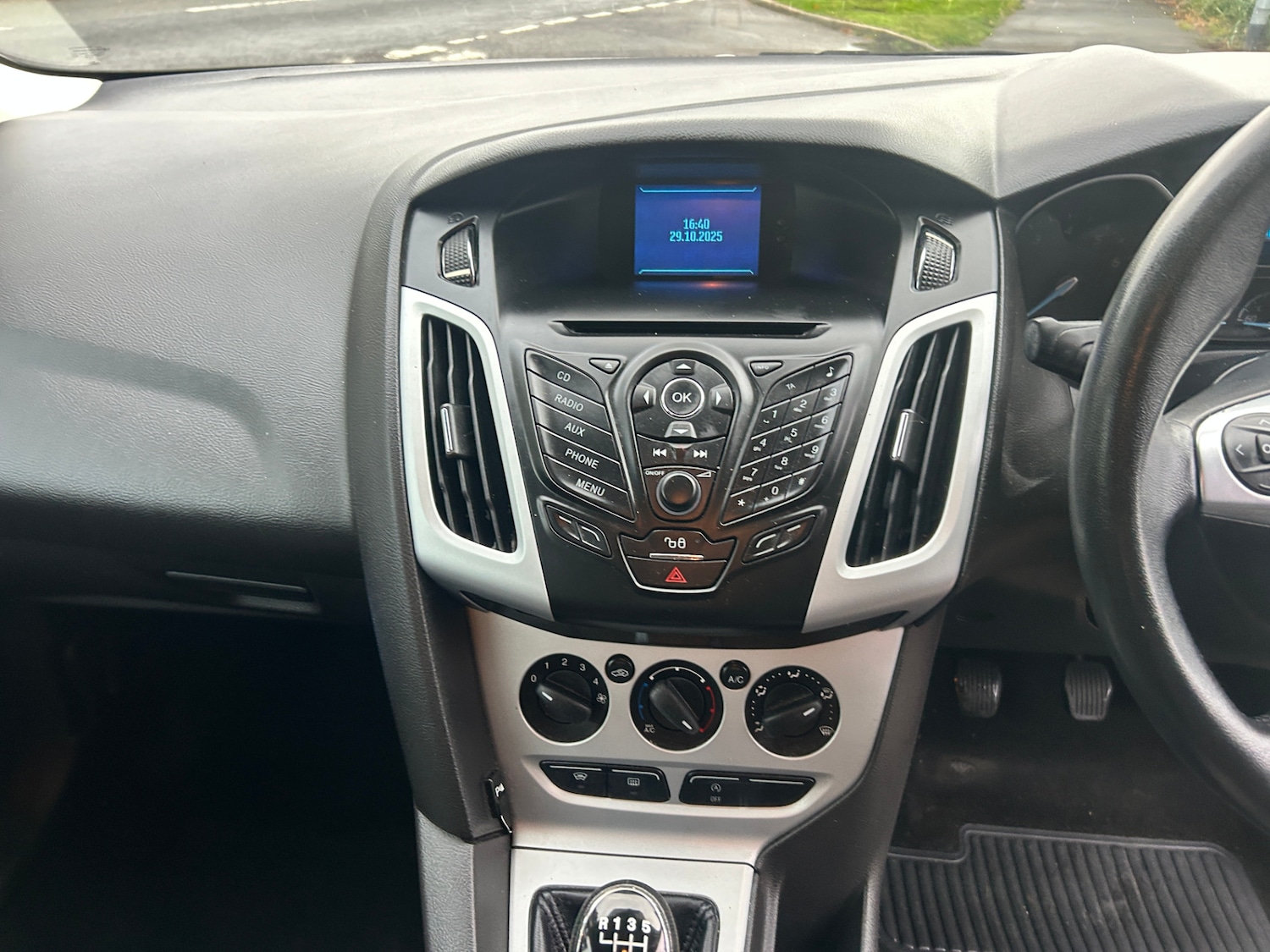 Used Ford Focus 2012 for sale - 76404508: Photo 16