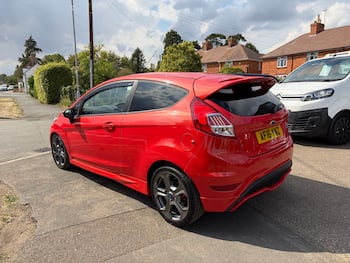 Used Ford Fiesta 2016 for sale - 79640016: Photo