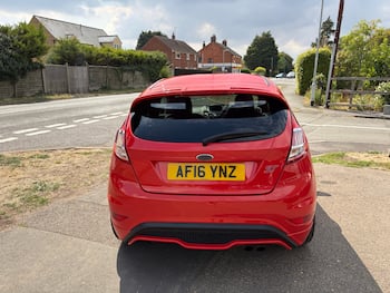 Used Ford Fiesta 2016 for sale - 79640016: Photo