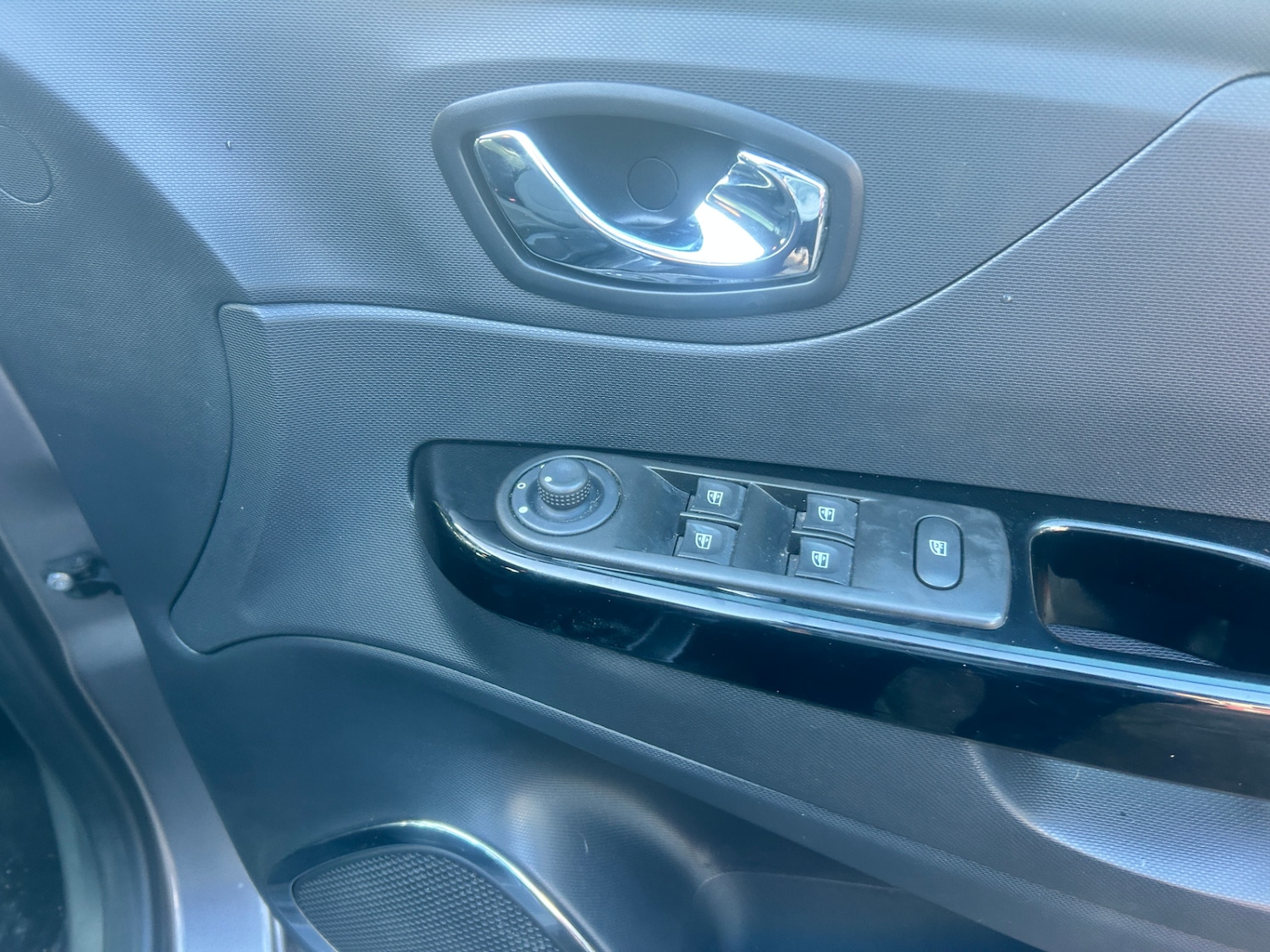 Used Renault Captur 2015 for sale - 76287019: Photo 13