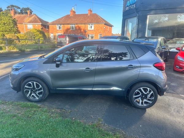 Used Renault Captur 2015 for sale - 76287019: Photo 2