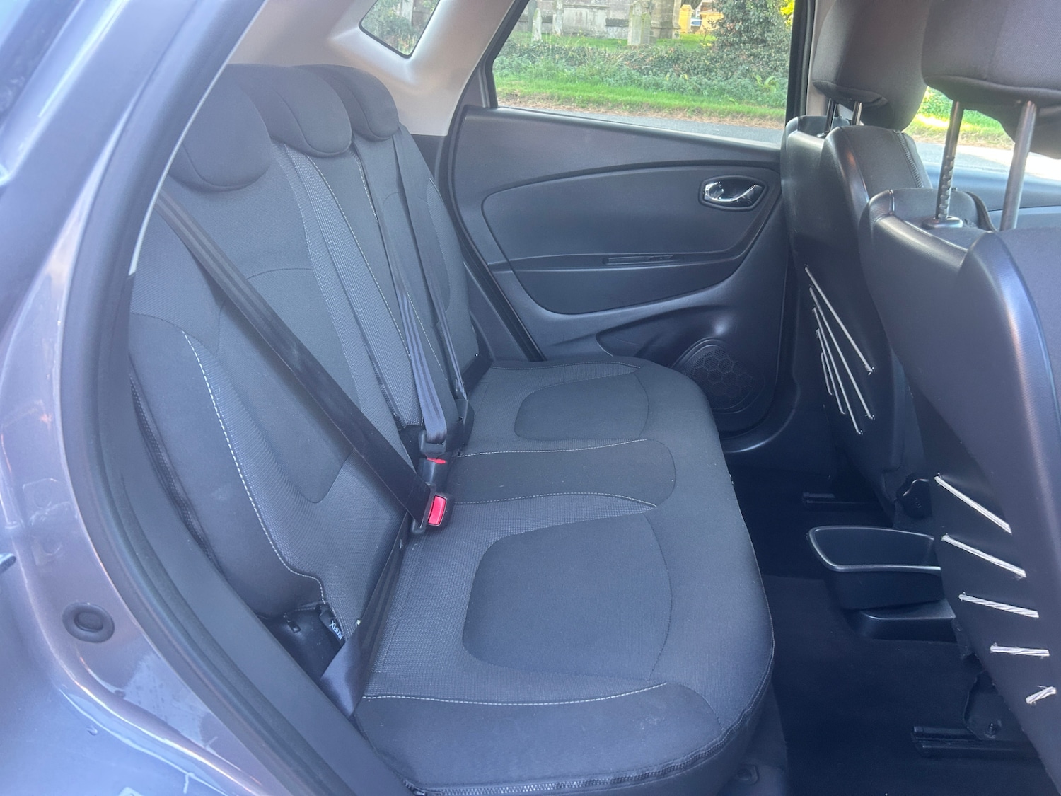 Used Renault Captur 2015 for sale - 76287019: Photo 9