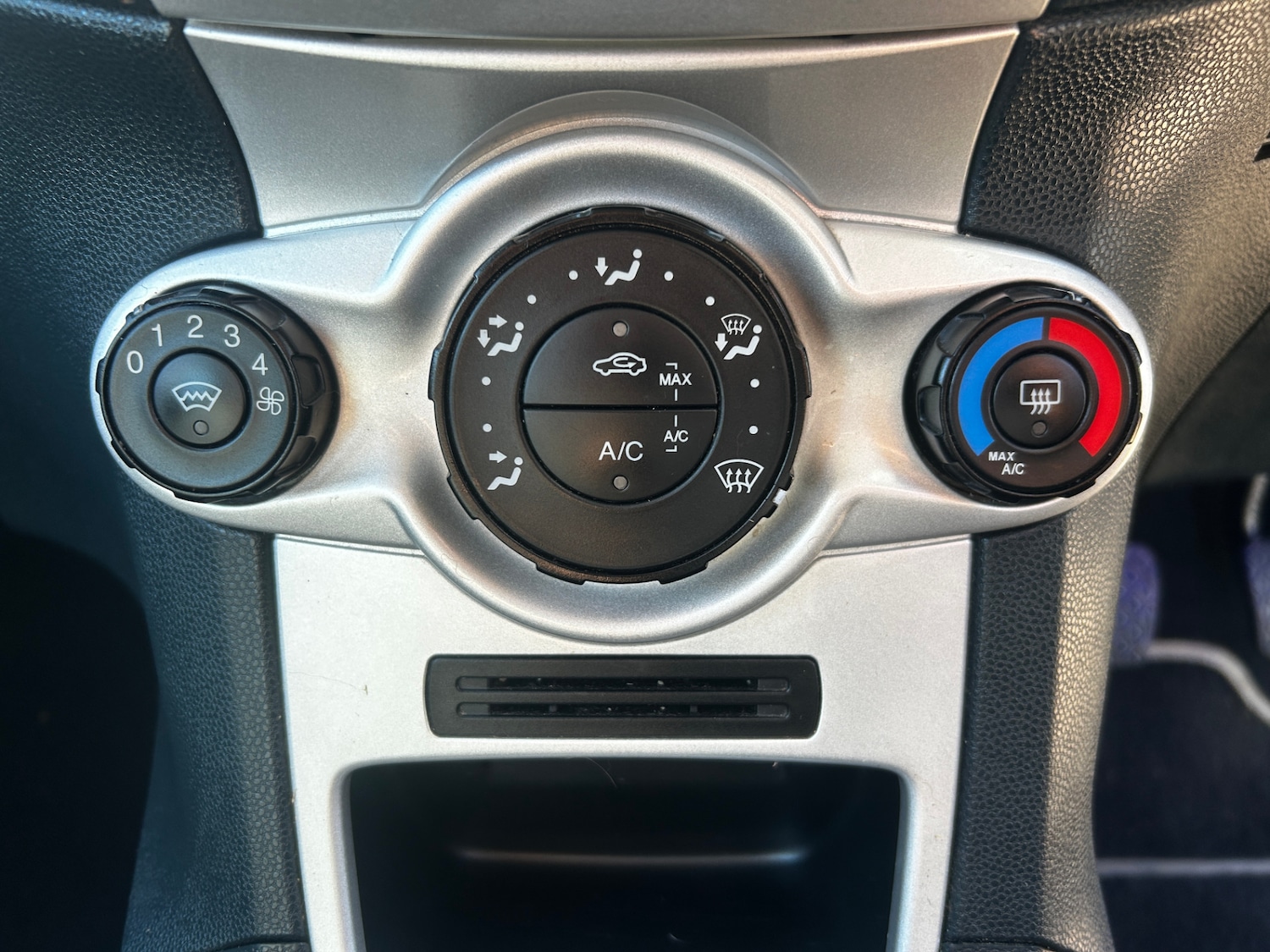 Used Ford Fiesta 2012 for sale - 78091071: Photo 16