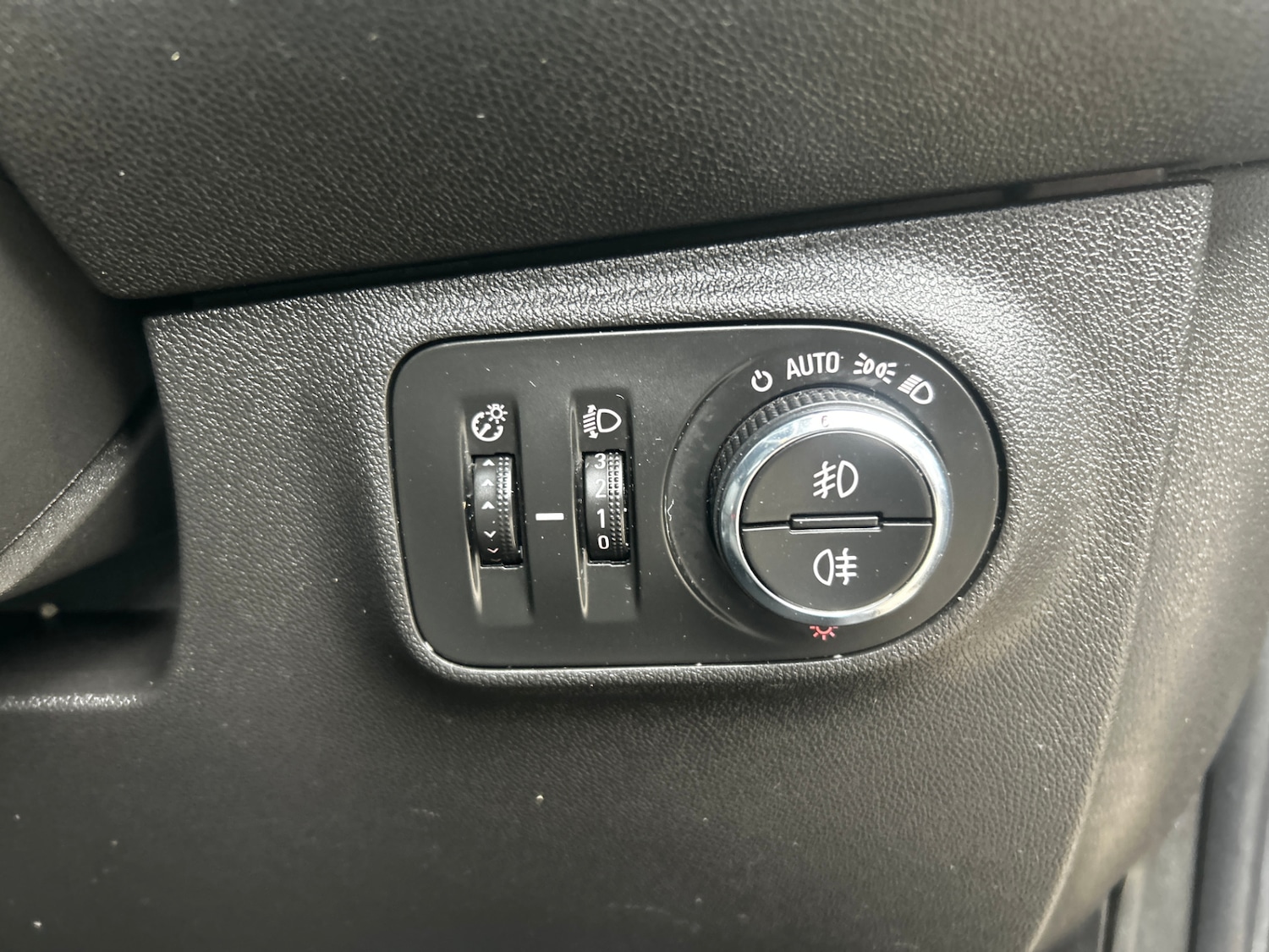 Used Vauxhall Corsa 2015 for sale - 78012341: Photo 15