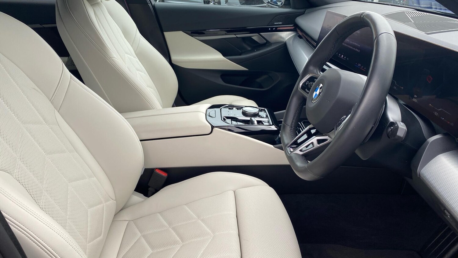 Used BMW 5 Series 2024 for sale - 76760629: Photo 11