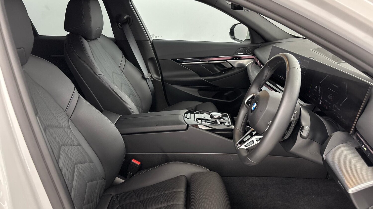 Used BMW 5 Series 2025 for sale - 76760609: Photo 11