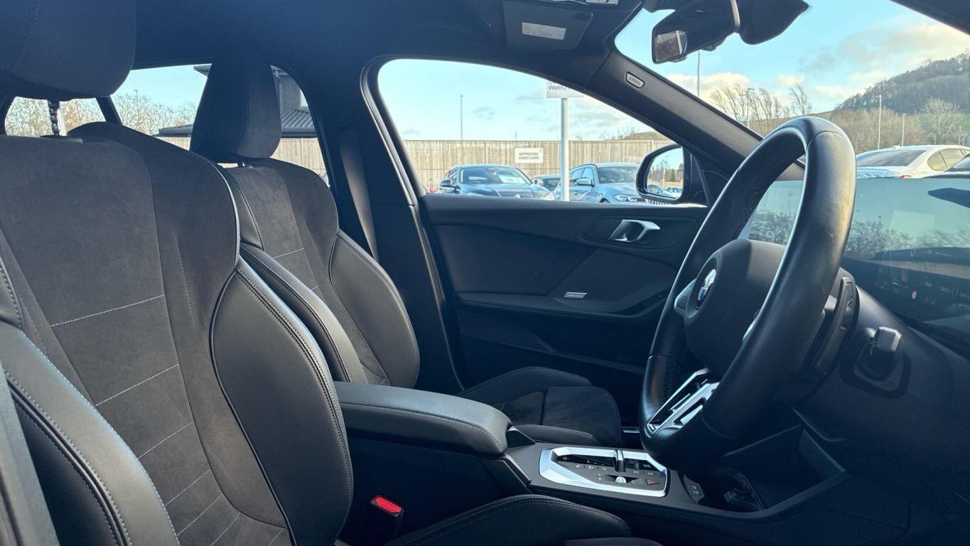 Used BMW 1 Series 2024 for sale - 77021131: Photo 11