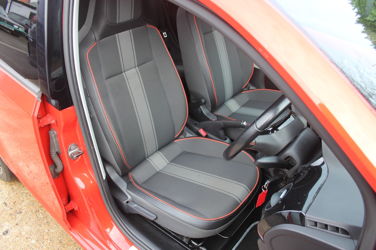 Used Volkswagen up! 2013 for sale - 77337708: Photo 8