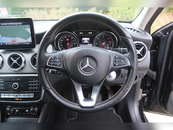 Used Mercedes-Benz GLA 2018 for sale - 75999992: Photo