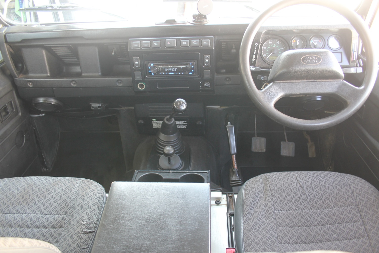 Used Land Rover Defender 2005 for sale - 78169027: Photo 2