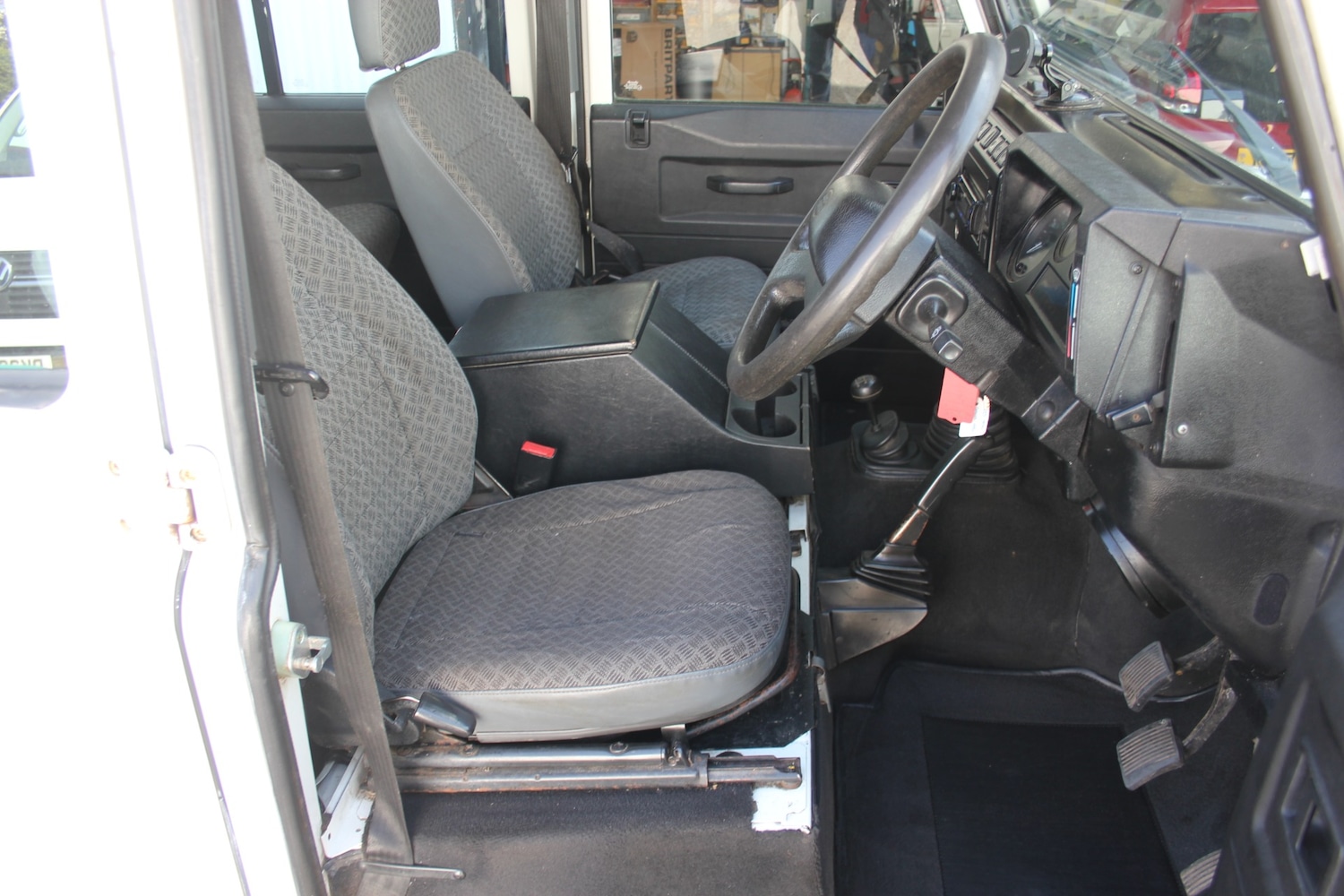 Used Land Rover Defender 2005 for sale - 78169027: Photo 6