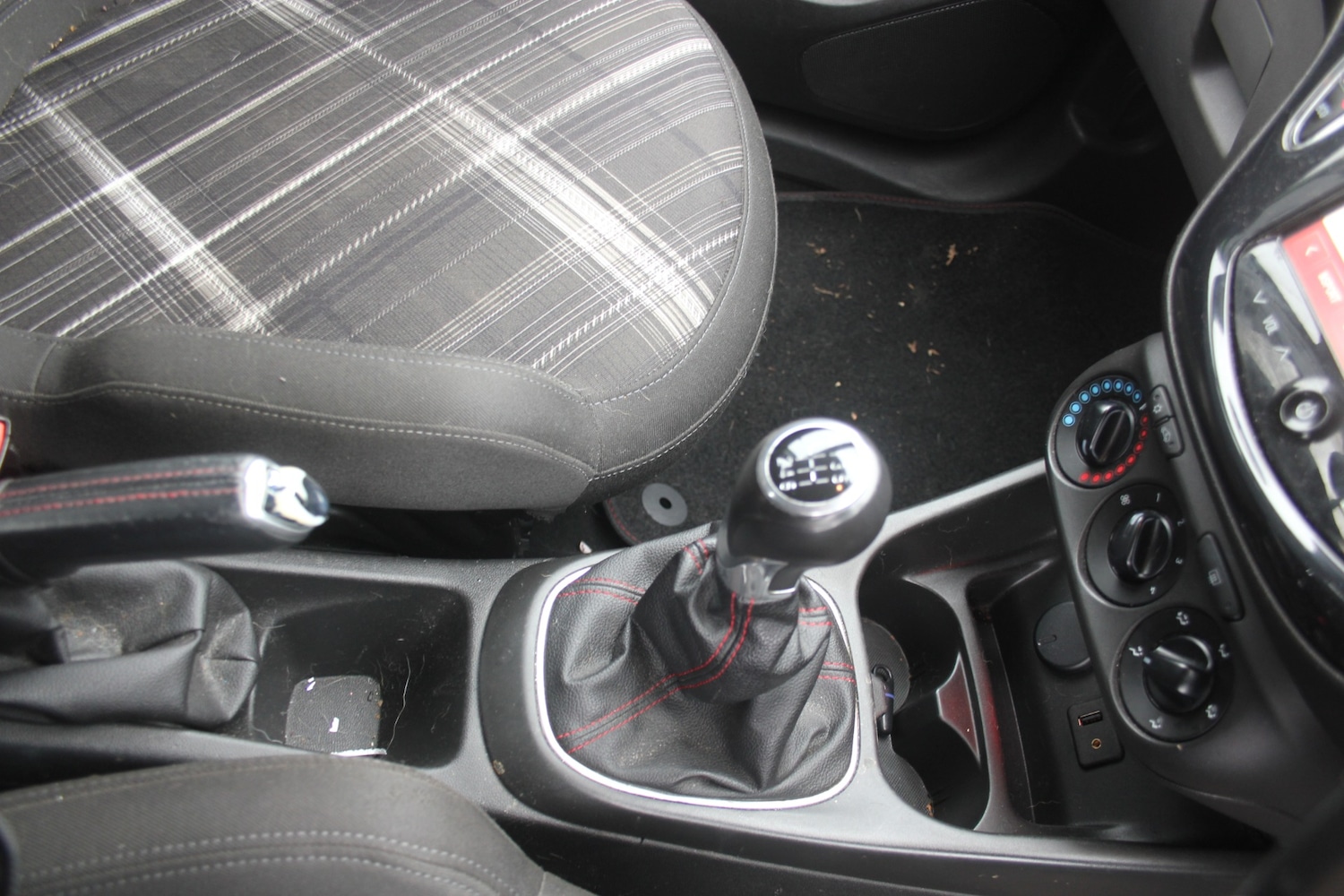 Used Vauxhall Corsa 2015 for sale - 77656434: Photo 5