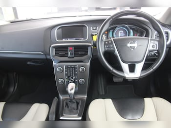 Used Volvo V40 2013 for sale - 75906637: Photo