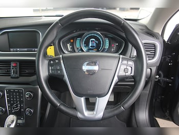 Used Volvo V40 2013 for sale - 75906637: Photo
