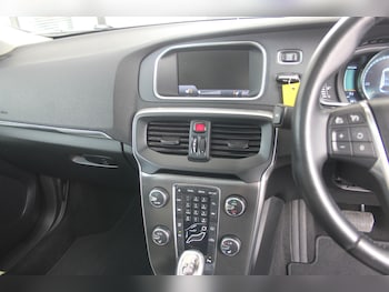 Used Volvo V40 2013 for sale - 75906637: Photo