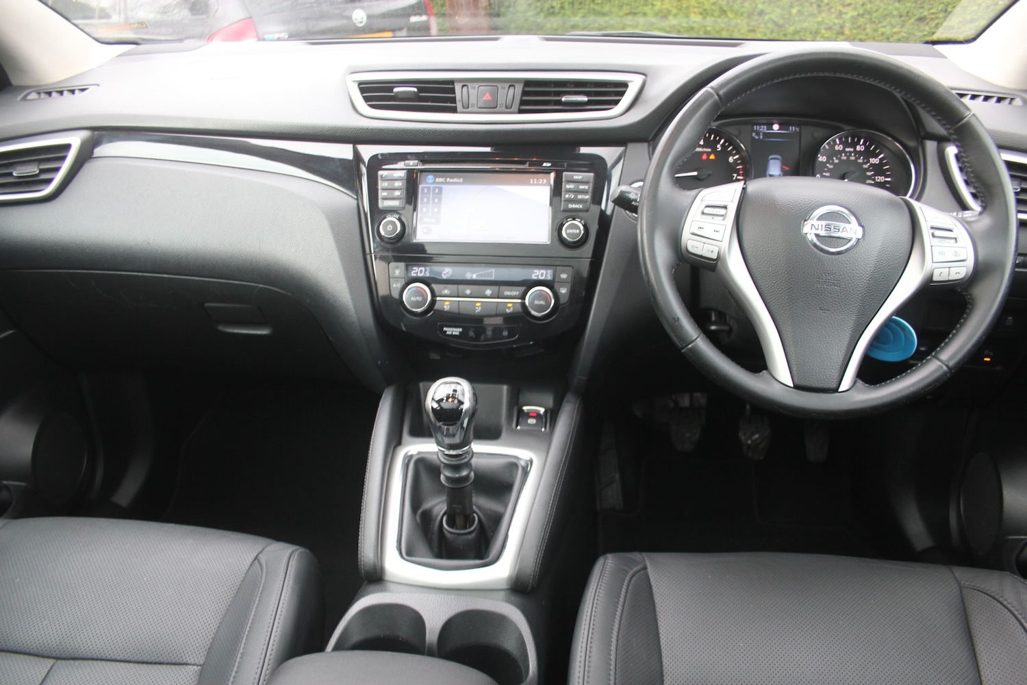 Used Nissan Qashqai 2015 for sale - 77460348: Photo 2