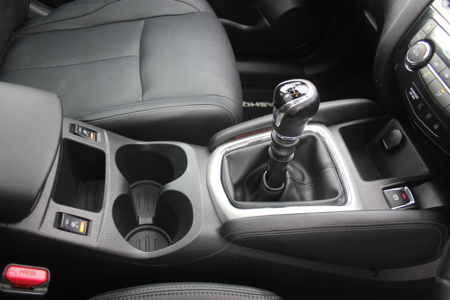 Used Nissan Qashqai 2015 for sale - 77460348: Photo 7