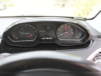Used Peugeot 208 2017 for sale - 75969279: Photo