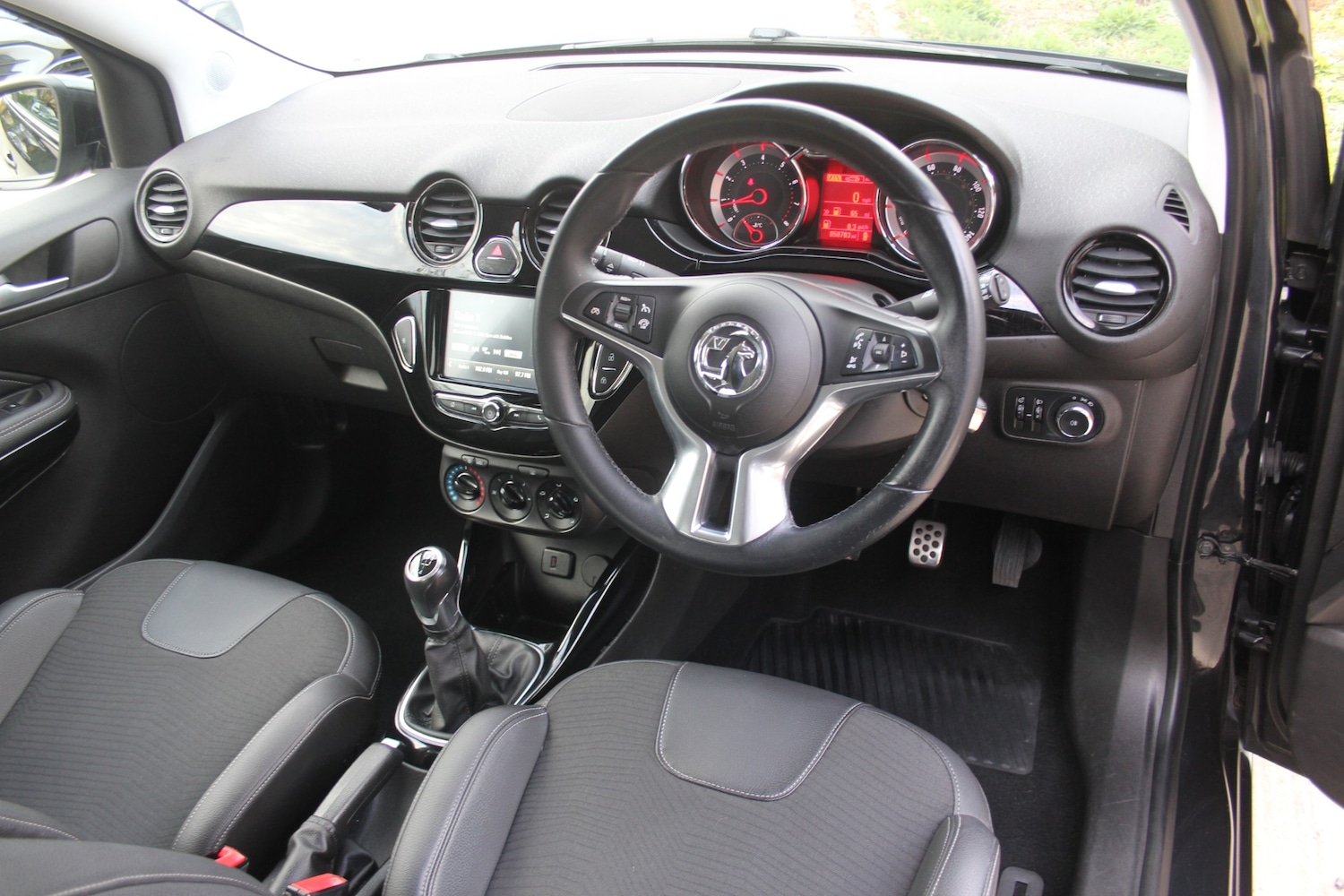 Used Vauxhall ADAM 2016 for sale - 76532104: Photo 2