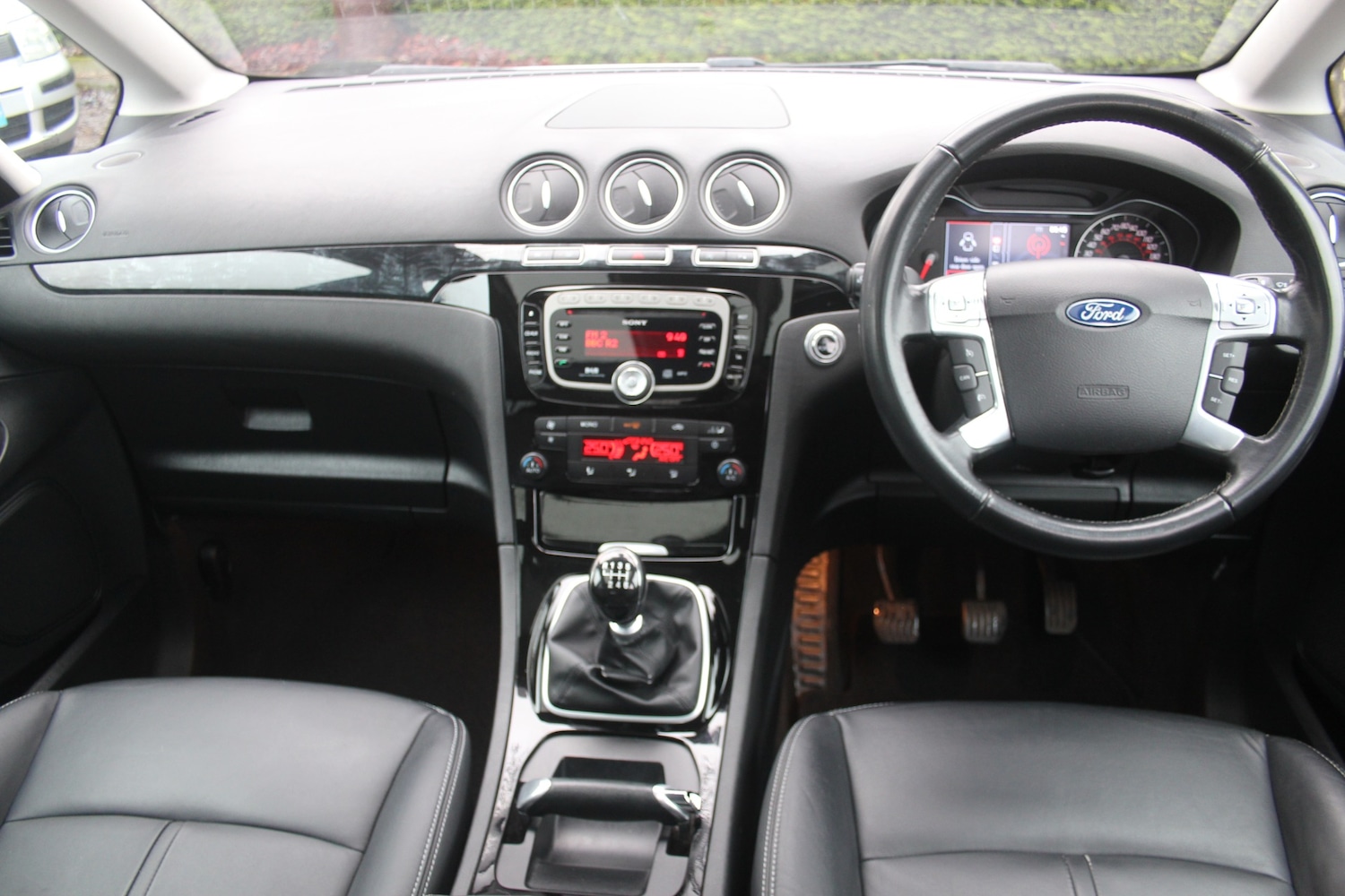 Used Ford Galaxy 2013 for sale - 77619463: Photo 2