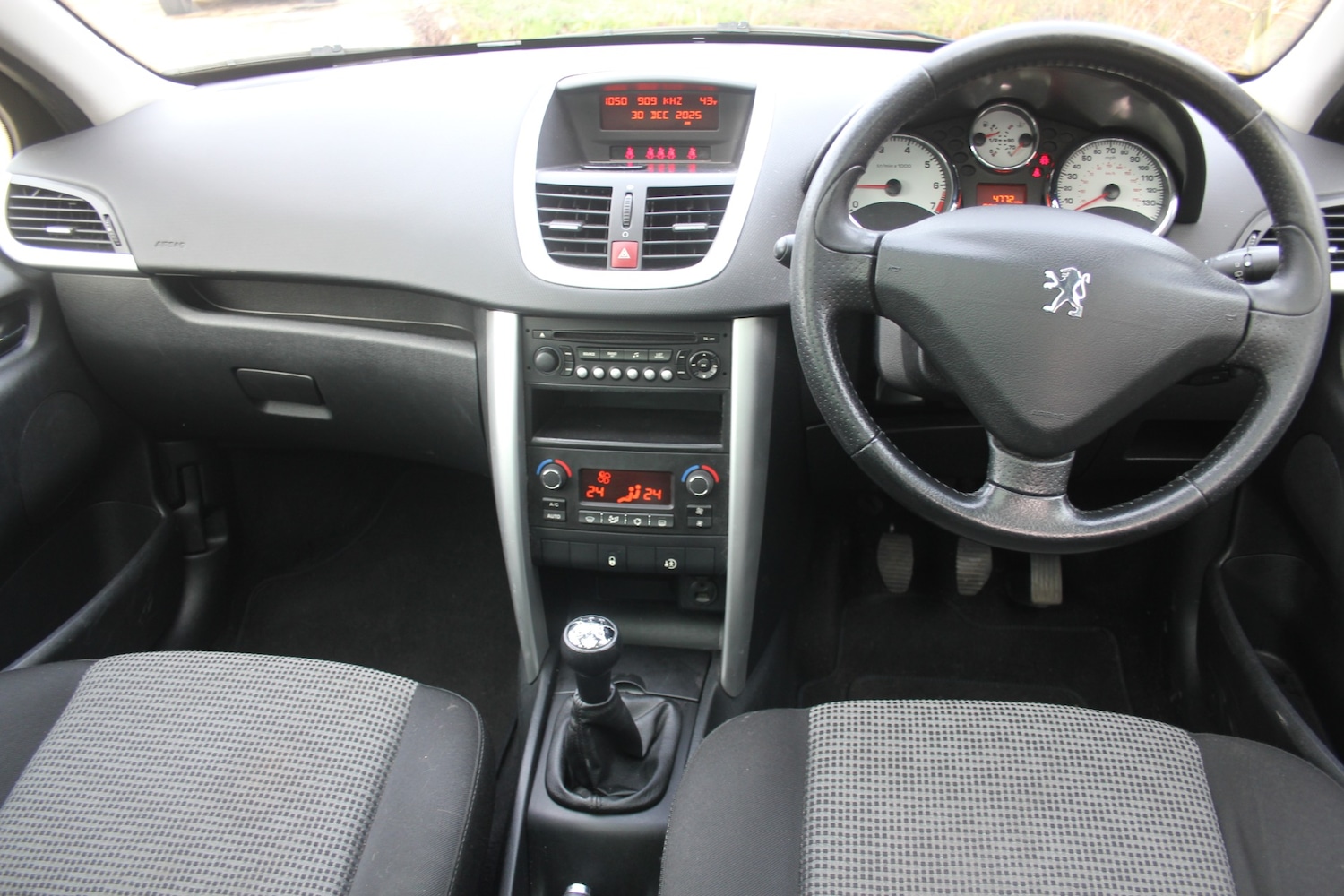 Used Peugeot 207 2010 for sale - 77069783: Photo 2
