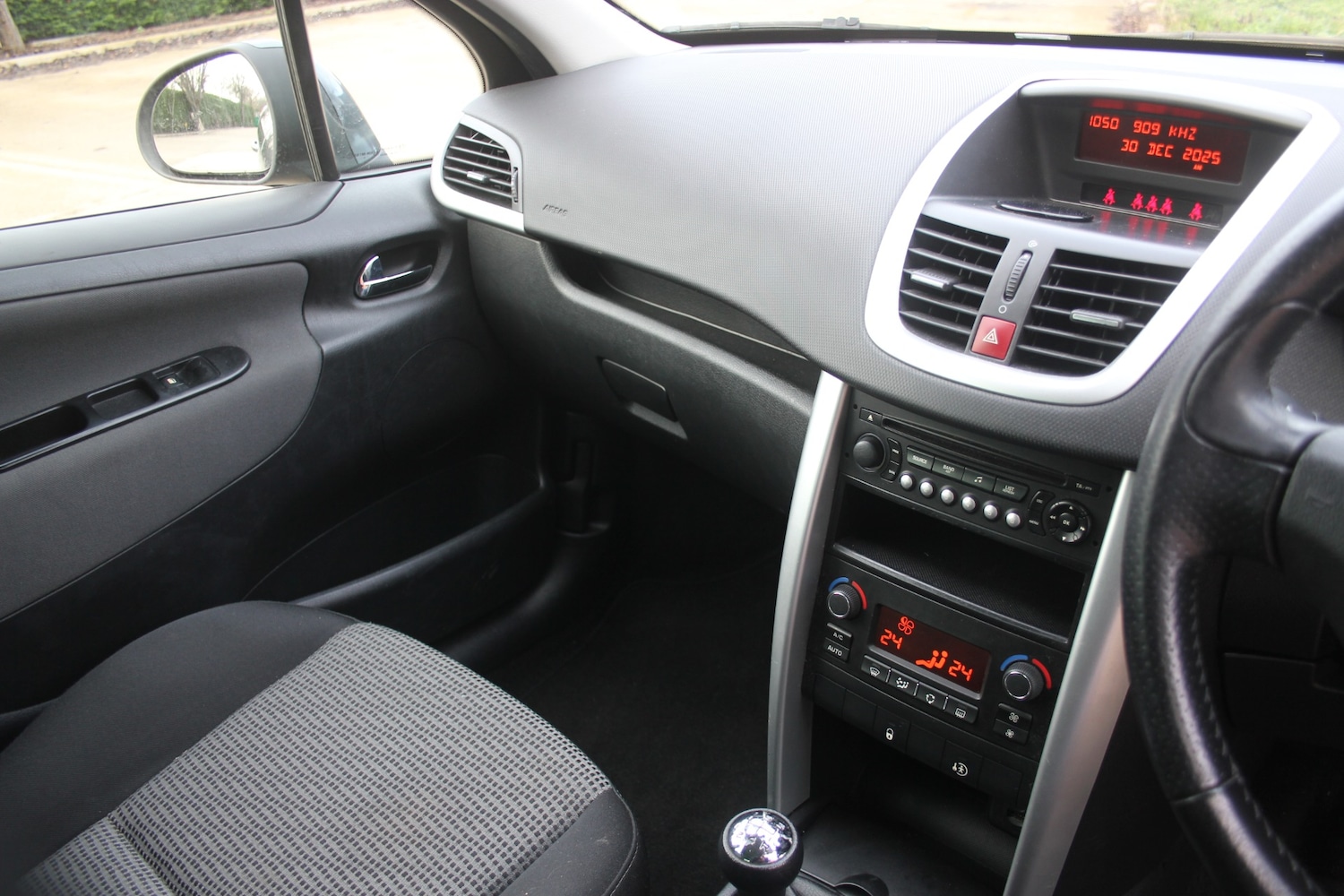 Used Peugeot 207 2010 for sale - 77069783: Photo 4