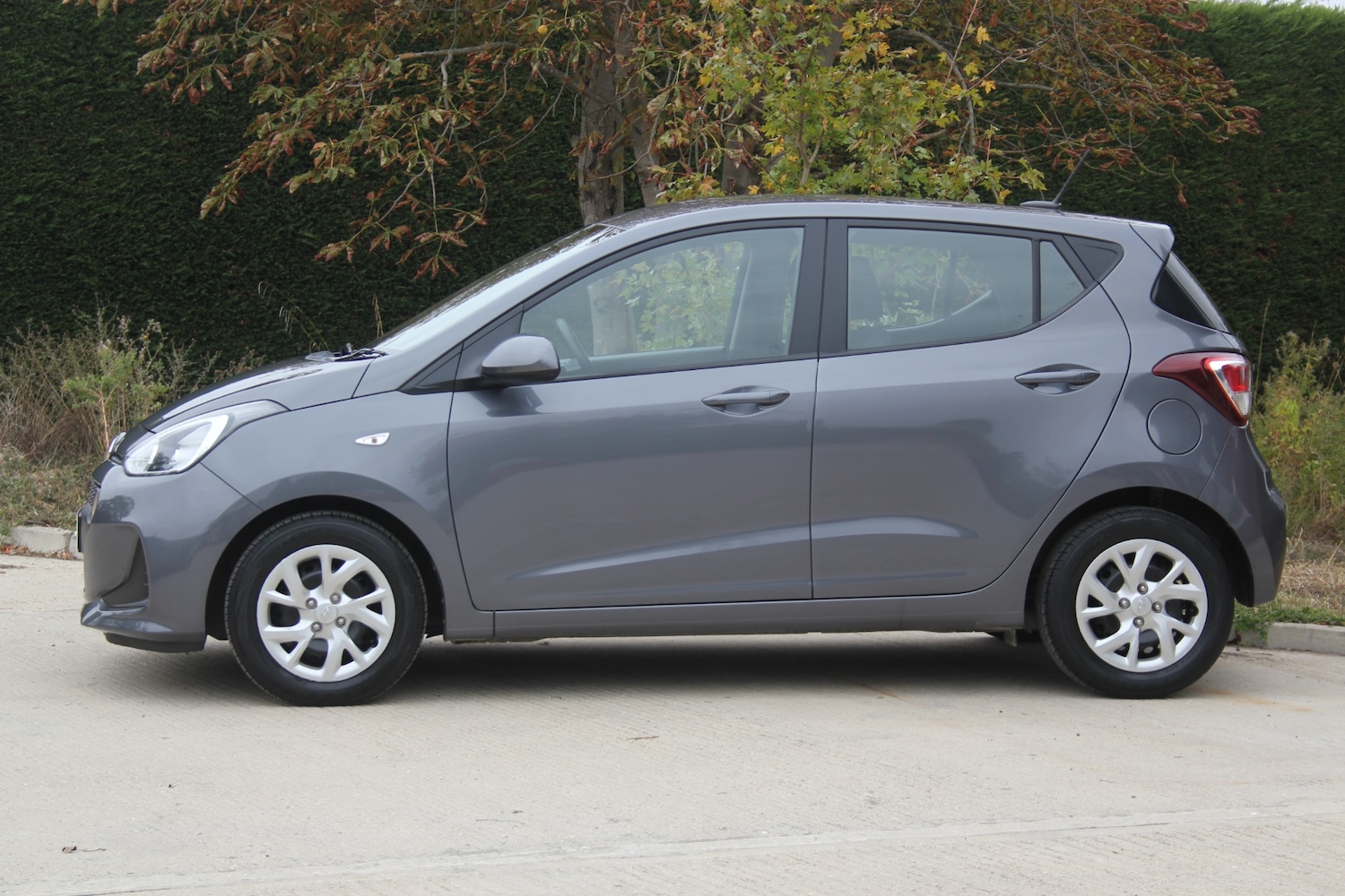 Used Hyundai i10 2017 for sale - 76076592: Photo 10