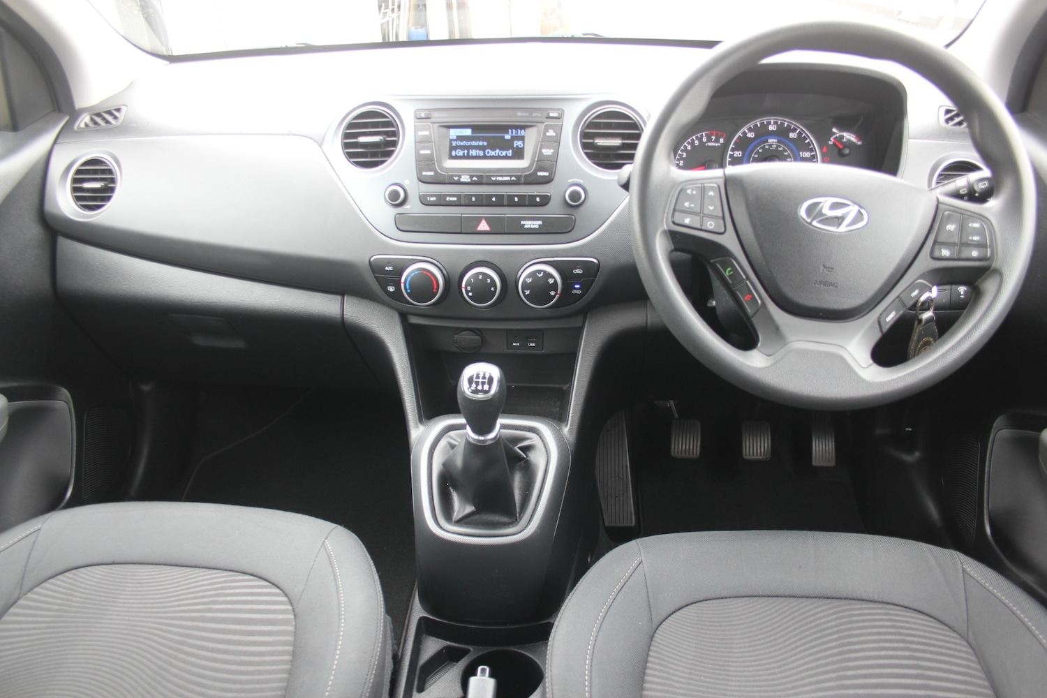 Used Hyundai i10 2017 for sale - 76076592: Photo 2