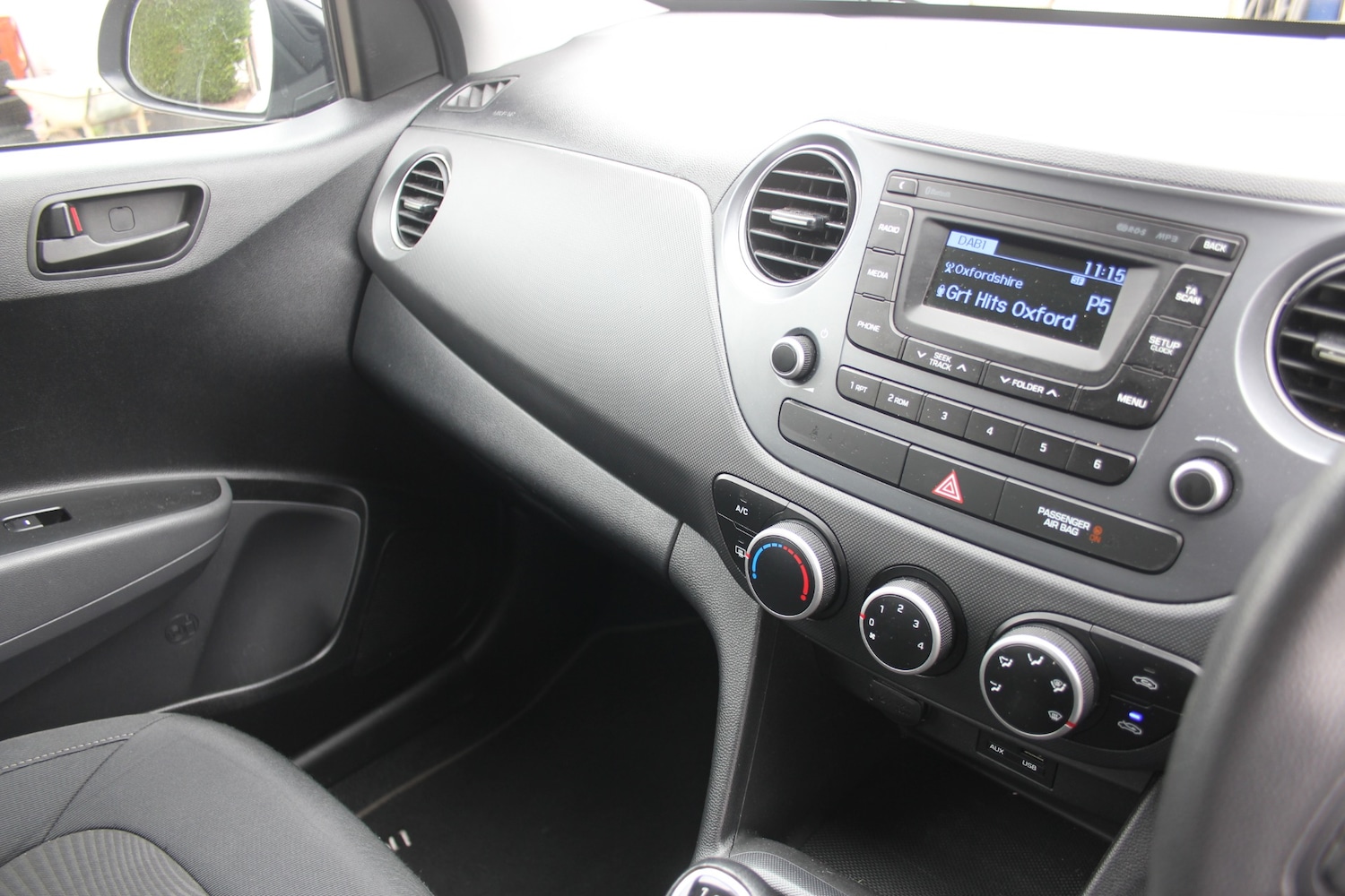 Used Hyundai i10 2017 for sale - 76076592: Photo 4