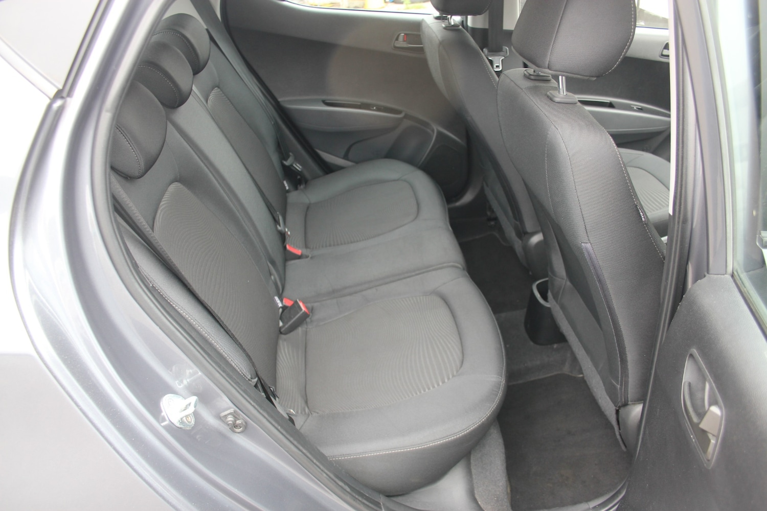 Used Hyundai i10 2017 for sale - 76076592: Photo 8