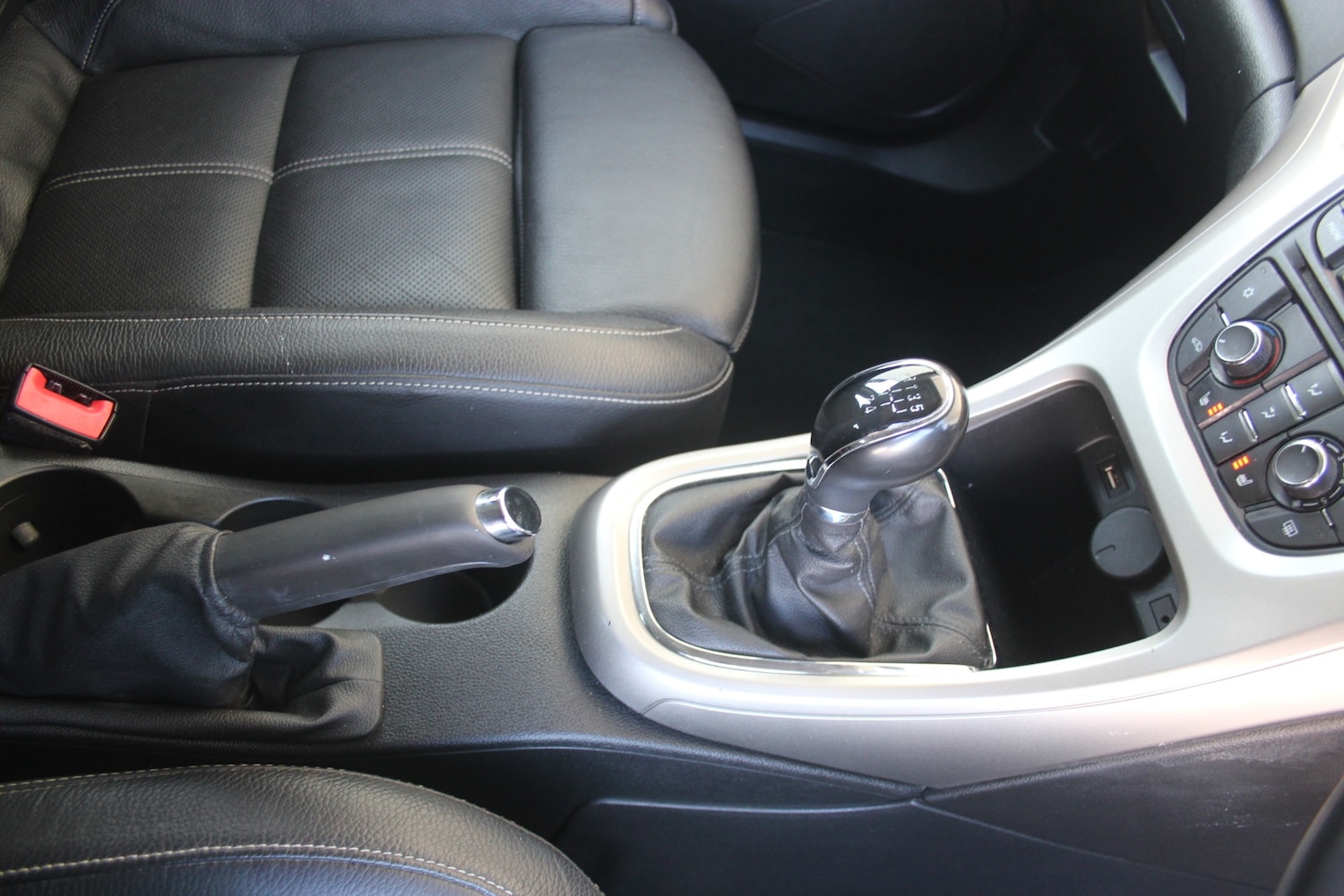 Used Vauxhall Astra 2014 for sale - 77381211: Photo 6