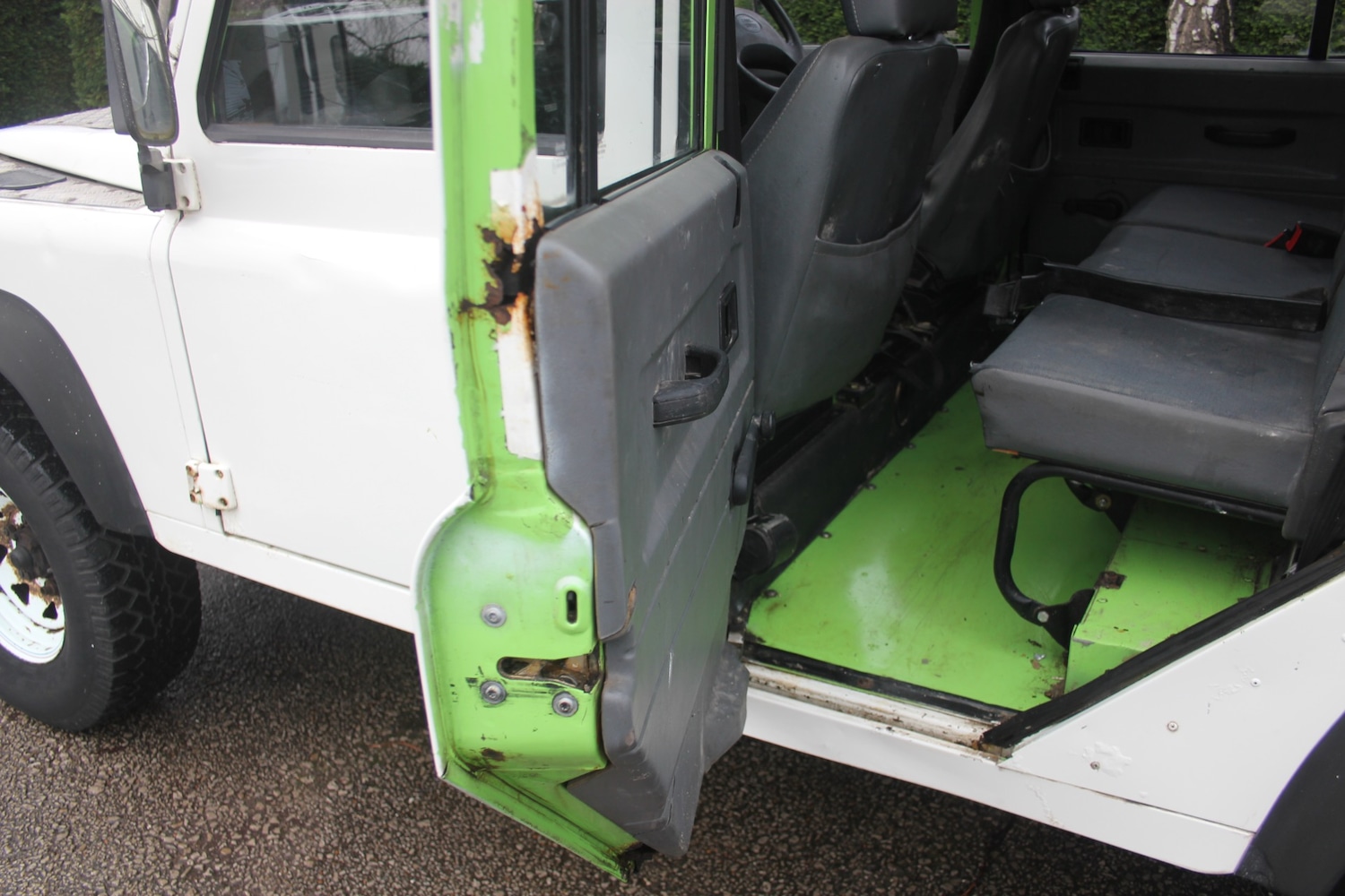 Used Land Rover Defender 110 1997 for sale - 77516512: Photo 10