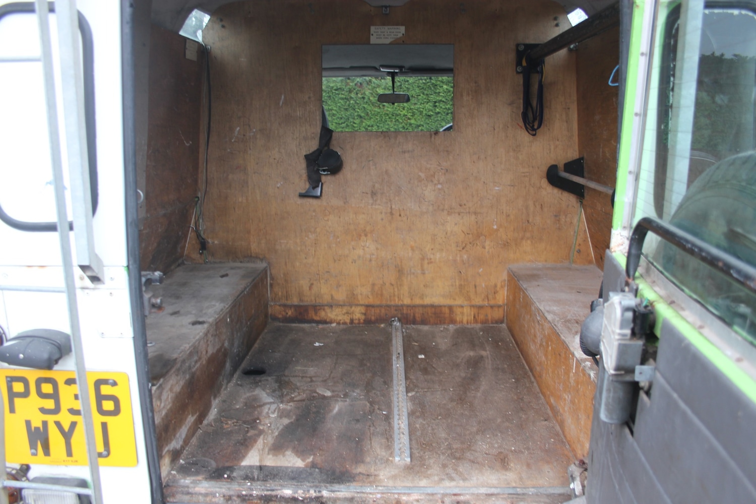 Used Land Rover Defender 110 1997 for sale - 77516512: Photo 16