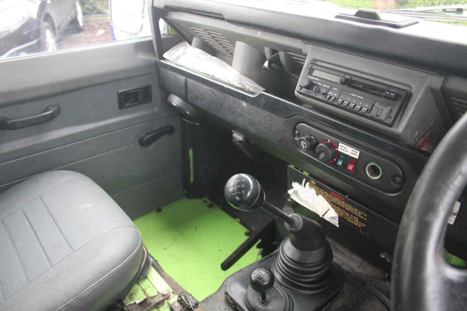 Used Land Rover Defender 110 1997 for sale - 77516512: Photo 4