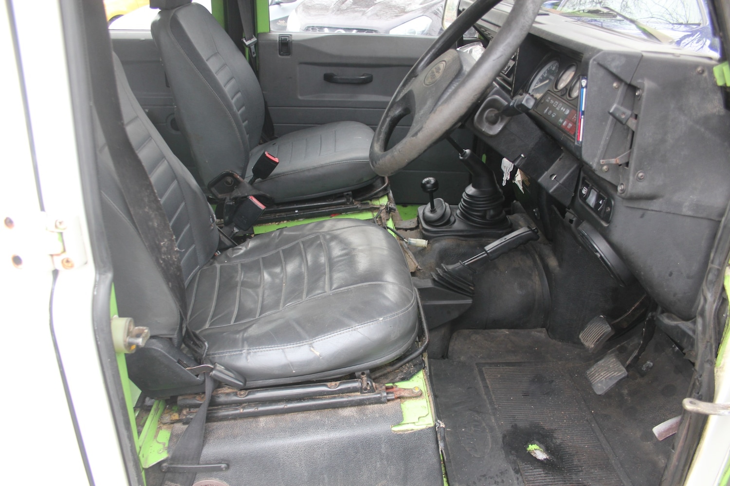Used Land Rover Defender 110 1997 for sale - 77516512: Photo 6