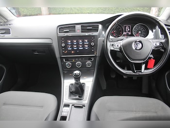 Used Volkswagen Golf 2018 for sale - 77259175: Photo