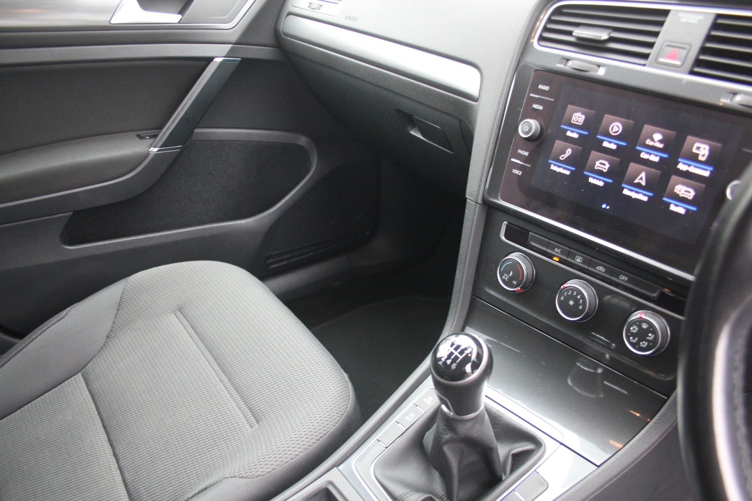 Used Volkswagen Golf 2018 for sale - 77259175: Photo 5