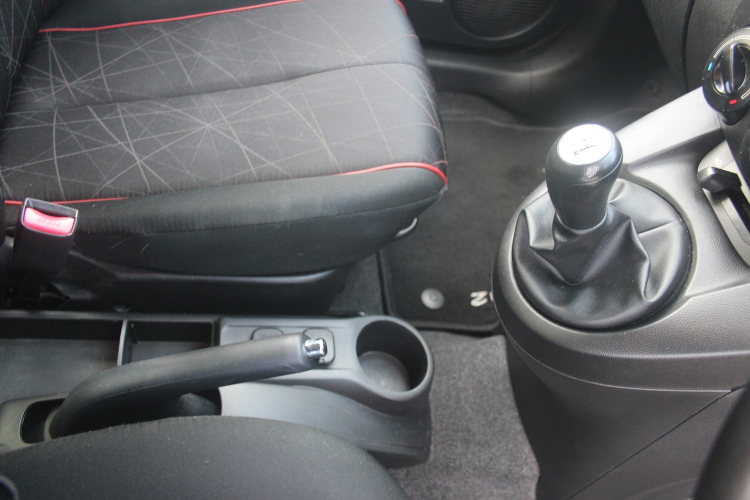 Used Mazda Mazda2 2015 for sale - 77460364: Photo 5