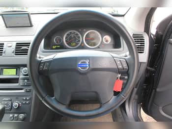 Used Volvo XC90 2010 for sale - 79735607: Photo