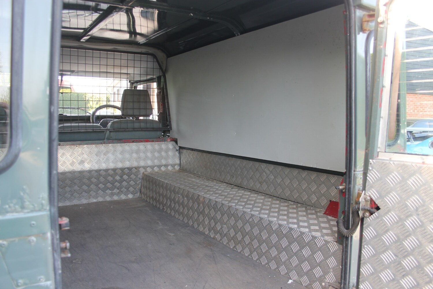 Used Land Rover Defender 1994 for sale - 78169036: Photo 15