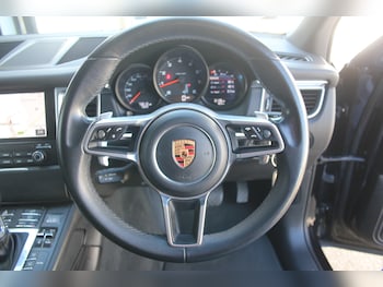 Used Porsche Macan 2017 for sale - 78300686: Photo
