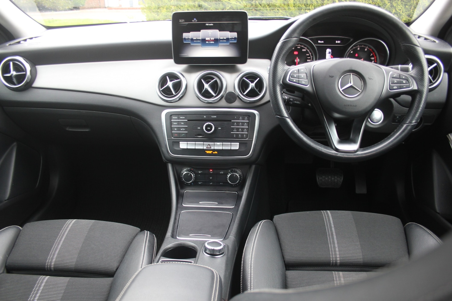 Used Mercedes-Benz GLA 2019 for sale - 78012690: Photo 2