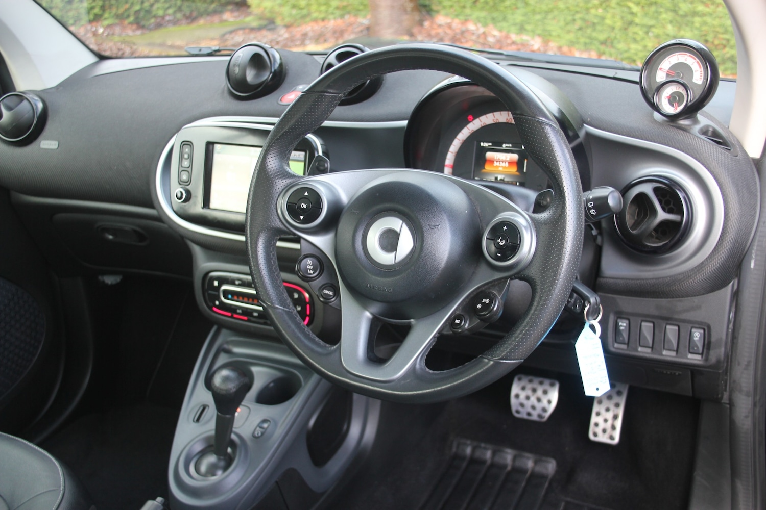 Used smart fortwo 2017 for sale - 77460376: Photo 2