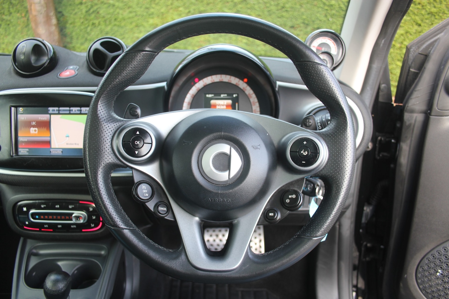 Used smart fortwo 2017 for sale - 77460376: Photo 3