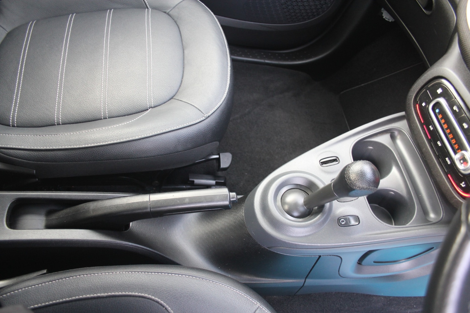 Used smart fortwo 2017 for sale - 77460376: Photo 6