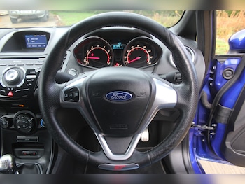 Used Ford Fiesta 2015 for sale - 76531835: Photo