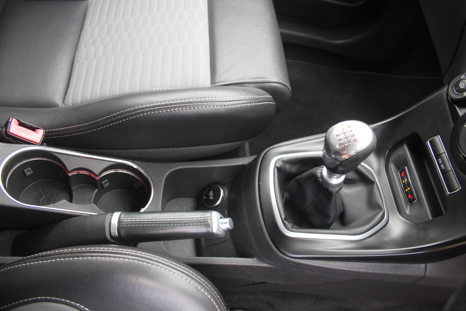 Used Ford Fiesta 2015 for sale - 76531835: Photo 5