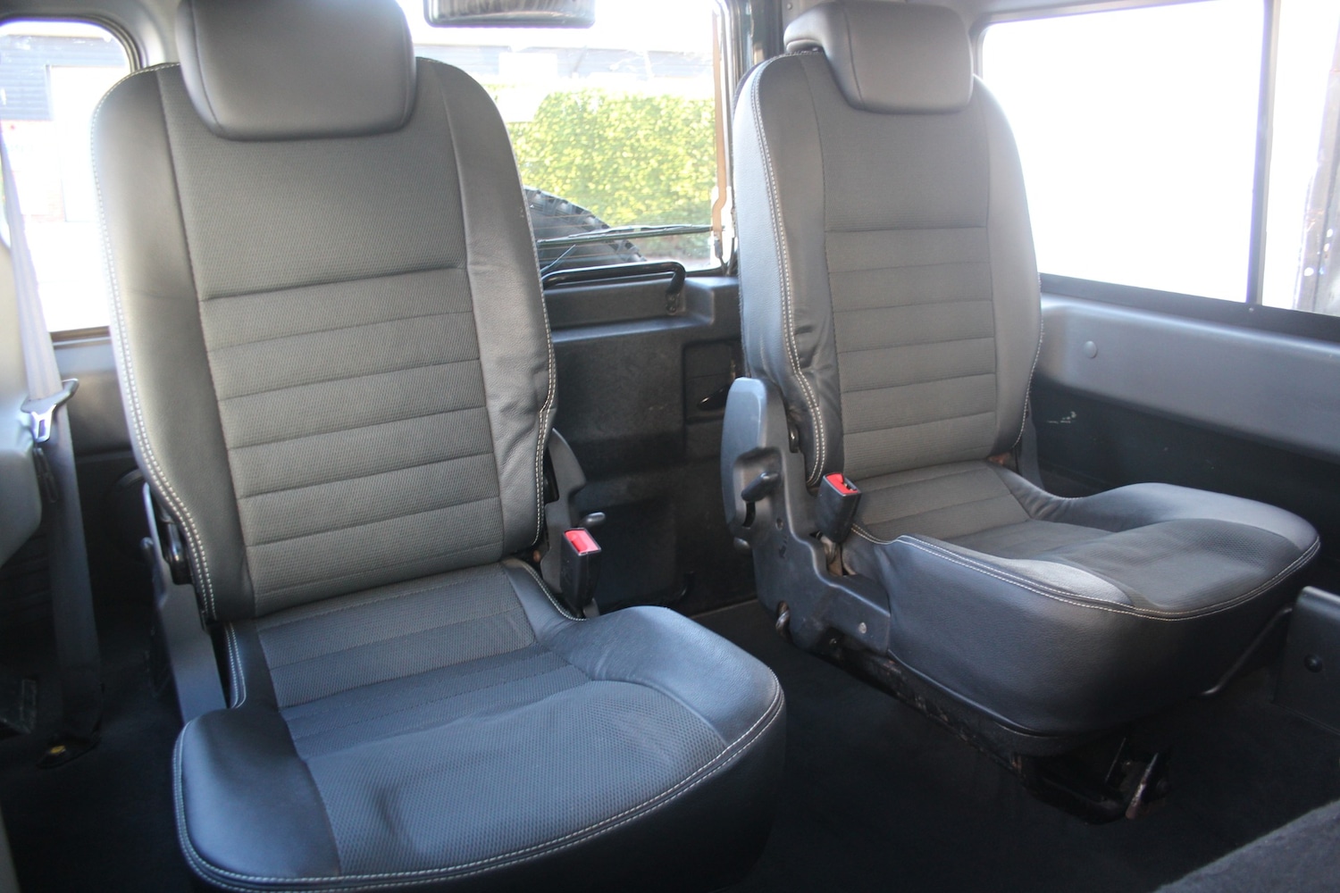 Used Land Rover Defender 2011 for sale - 77195547: Photo 9