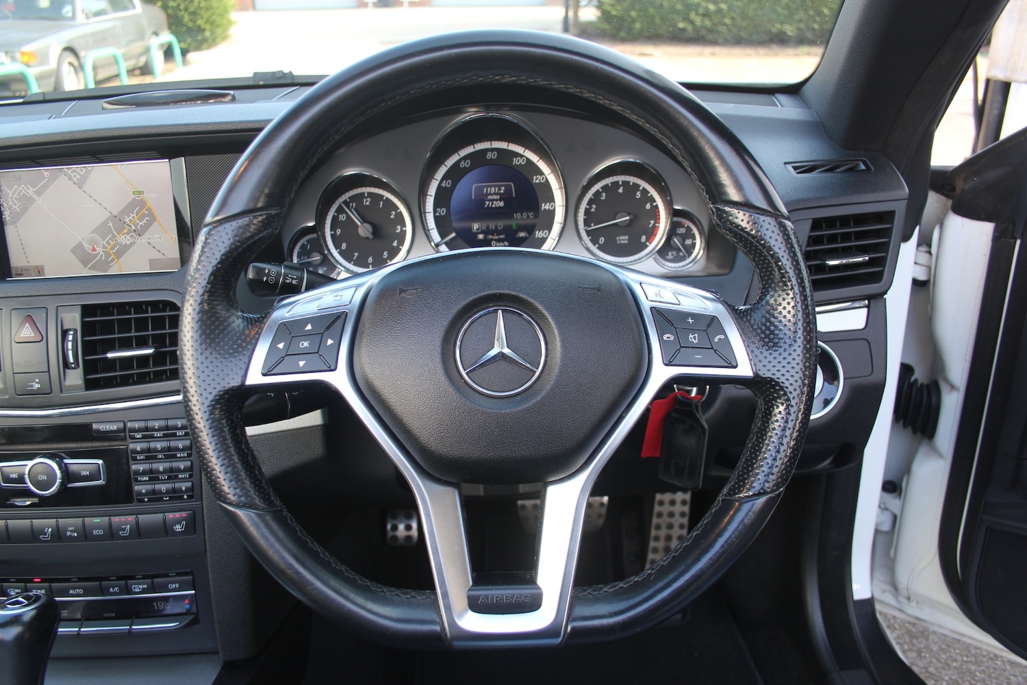 Used Mercedes-Benz E Class 2013 for sale - 77743202: Photo 3