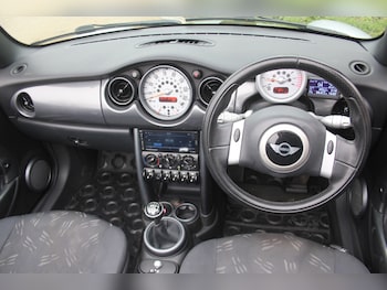 Used MINI Convertible 2006 for sale - 76970085: Photo